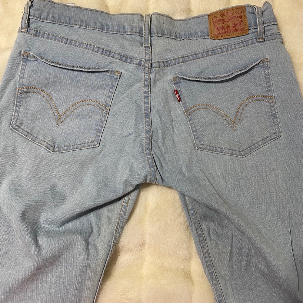 Levi’s light wash denim!